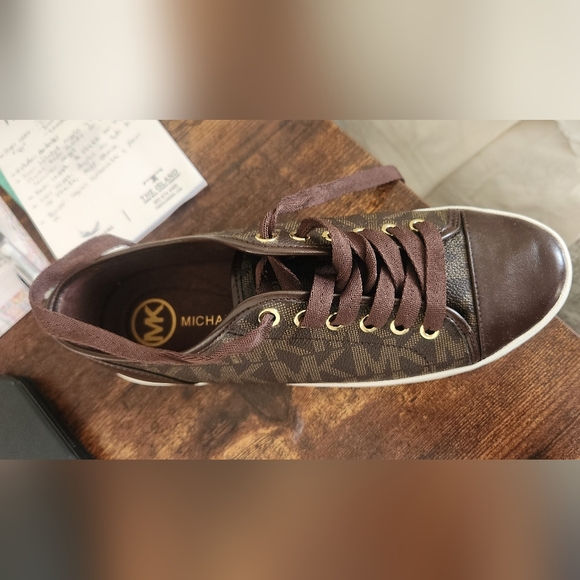 MICHAEL by Michael Kors City Sneakers Brown. Size 7.5 New whit out box. - Picture 3 of 11
